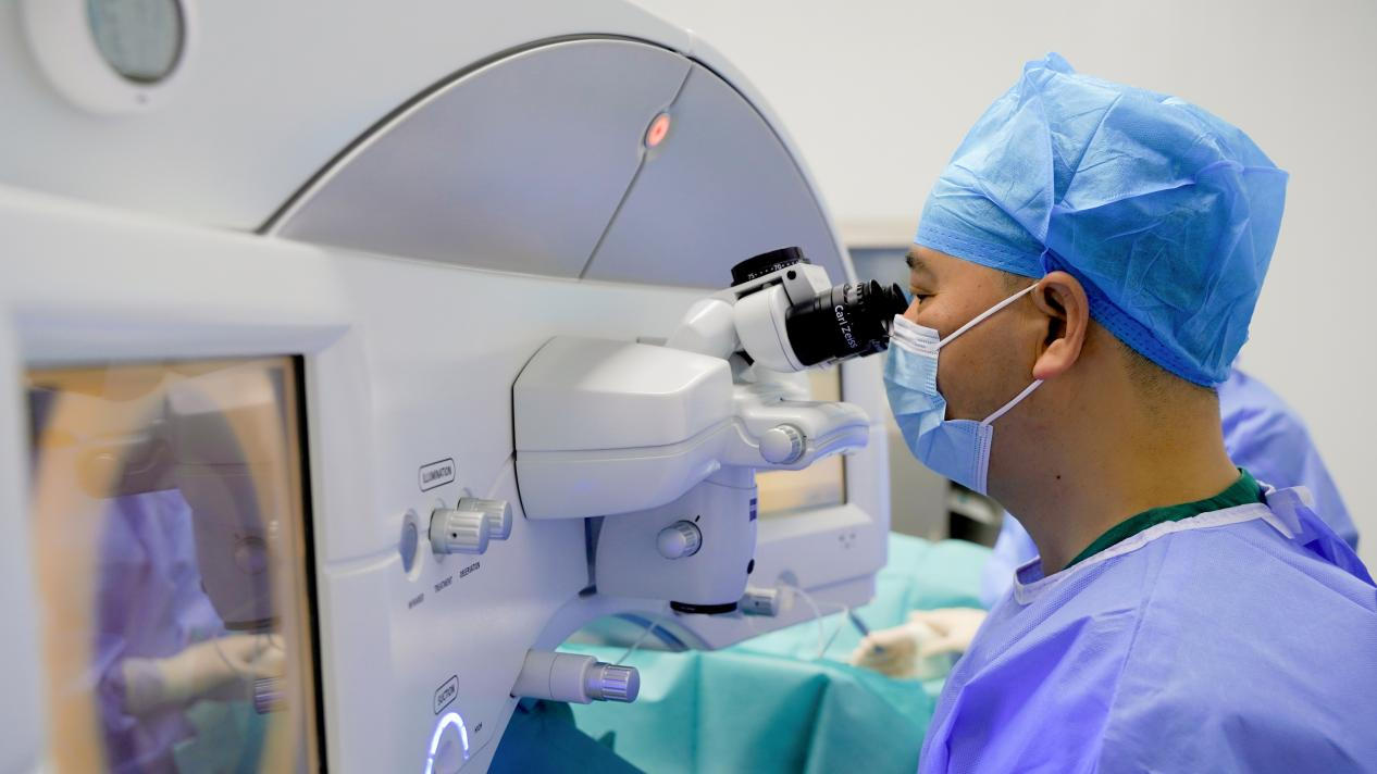 重庆征兵摘镜选对人！汪辉教授10万+案例，用军医严谨助力圆梦军旅