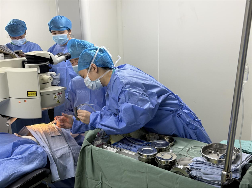 军检视力规定解读：全国知名眼科专家汪辉助力2026高考生摘镜圆梦